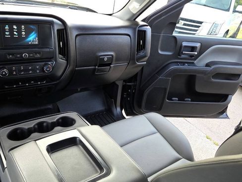 Used 2019 Chevrolet Silverado 2500 W/T w/ Snow Plow Prep Package AWD/4WD image 37