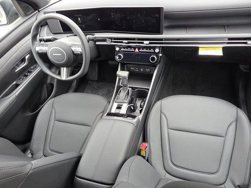 Certified 2025 Hyundai Santa Cruz SEL image 17