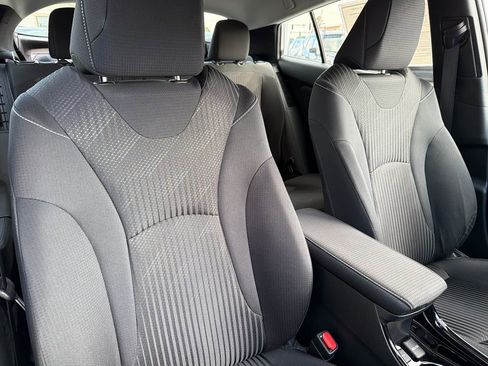 Used 2021 Toyota Prius Prime LE FWD image 36