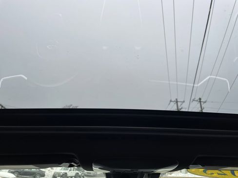 Used 2023 Toyota RAV4 SE w/ Weather & Moonroof Package image 22