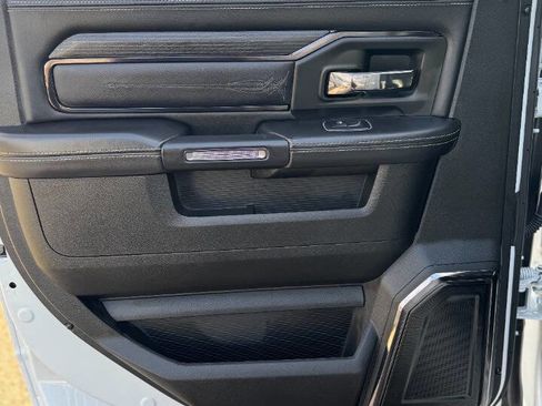 Used 2024 RAM 2500 Limited image 14