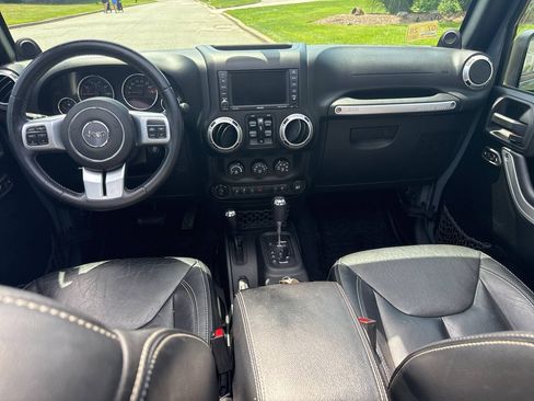 Used 2014 Jeep Wrangler Unlimited Rubicon AWD/4WD image 25