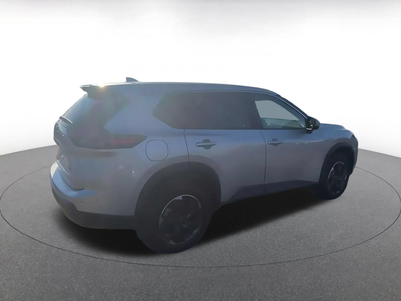 Used 2025 Nissan Rogue SV AWD/4WD image 13