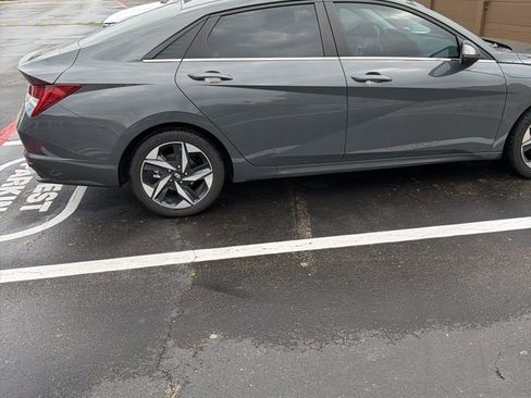 Certified 2023 Hyundai Elantra Limited w/ Preferred Accessory Package image 8