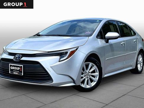 Used 2023 Toyota Corolla LE w/ LE Convenience Package AWD/4WD image 1