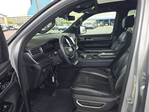 Used 2023 Jeep Grand Wagoneer Series II image 8