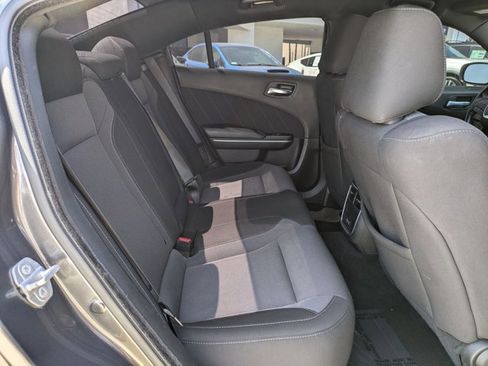 Used 2022 Dodge Charger SXT RWD image 18