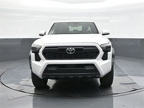 Used 2024 Toyota Tacoma TRD Off-Road image 30