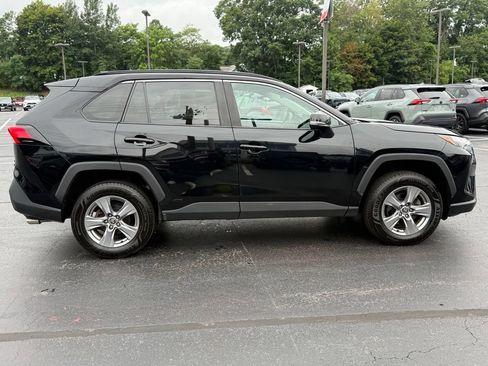 Certified 2022 Toyota RAV4 XLE w/ XLE Grade Weather Package AWD/4WD image 9