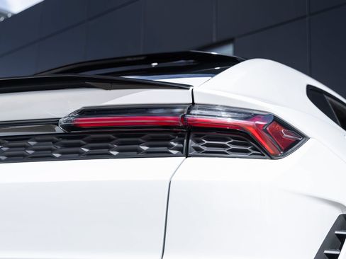 Used 2025 Lamborghini Urus S AWD/4WD image 14