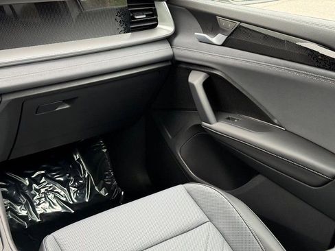 New 2026 Volkswagen Tiguan SE R-Line AWD/4WD image 9