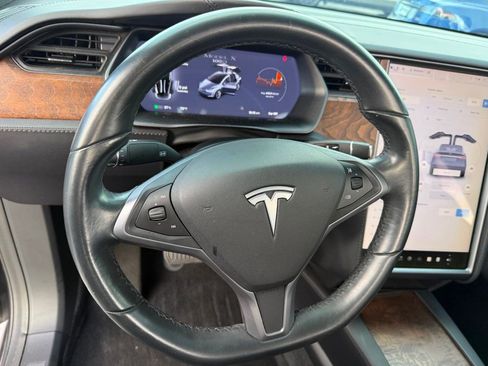 Used 2018 Tesla Model X 75D AWD/4WD image 10