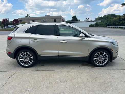 Used 2017 Lincoln MKC Reserve FWD image 3