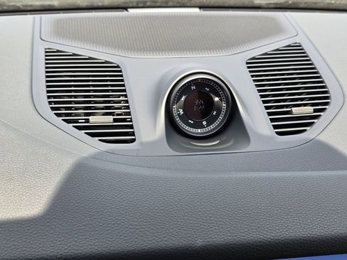 New 2025 Porsche Cayenne image 29