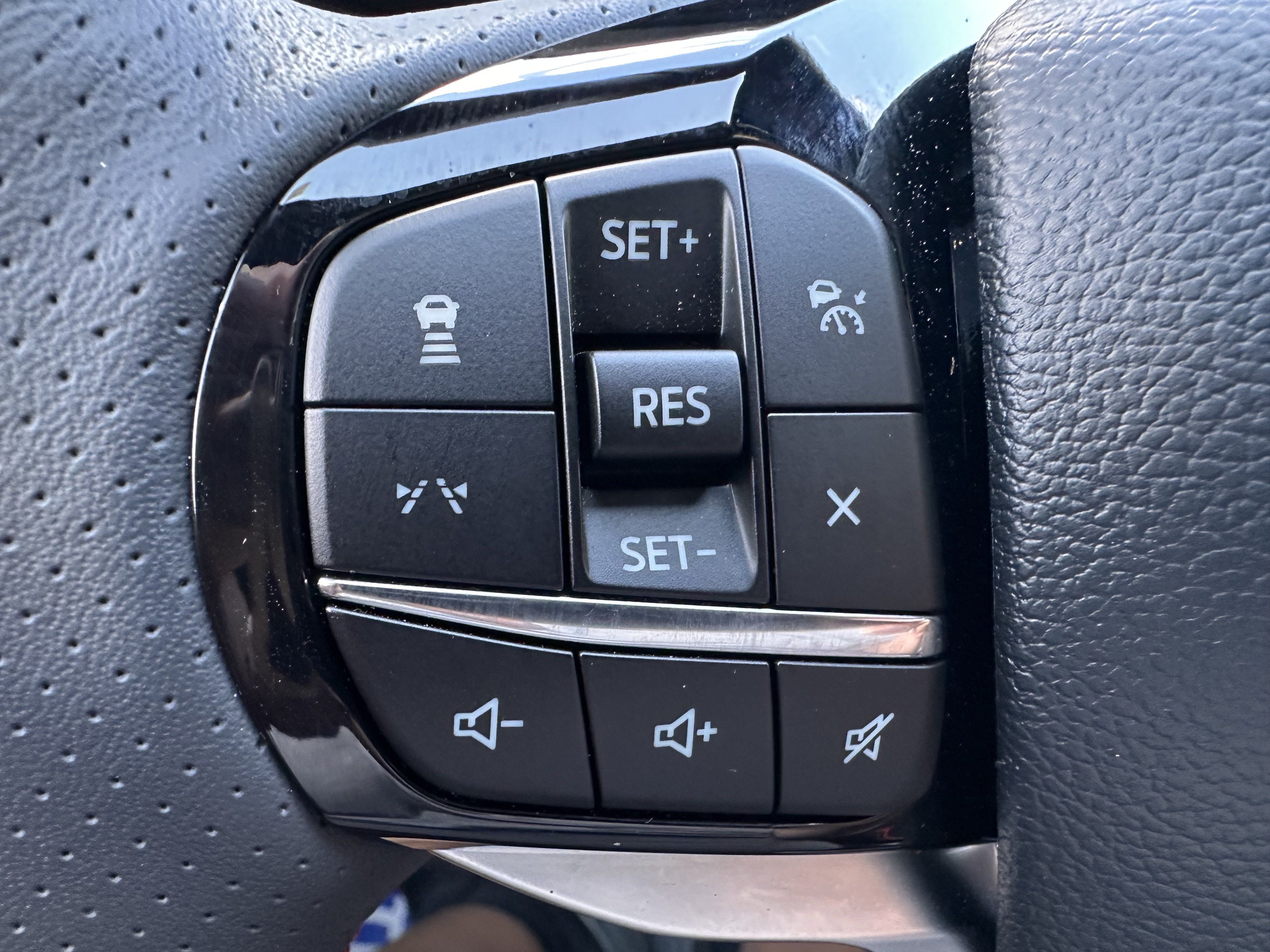 Used 2026 Ford Explorer ST-Line w/ ST-Line Street Pack RWD image 8