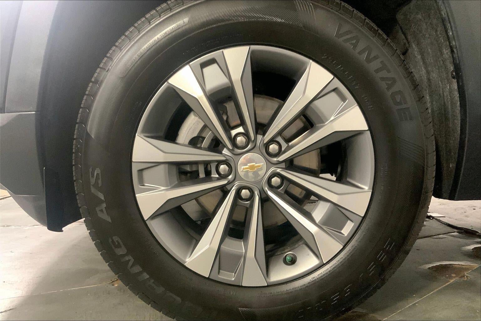 Used 2025 Chevrolet Equinox LT FWD image 9