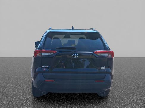 Used 2025 Toyota RAV4 XLE AWD/4WD image 5