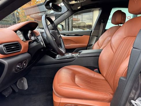 Used 2021 Maserati Levante S image 17