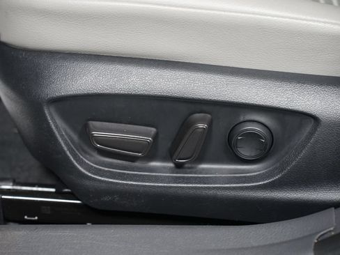 Used 2023 Toyota Camry SE FWD image 31
