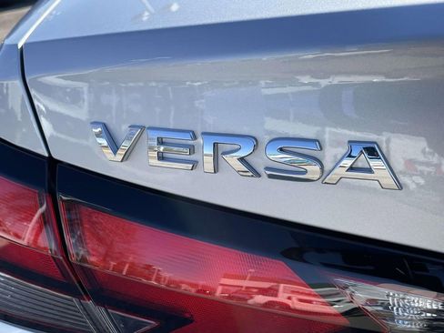 Used 2025 Nissan Versa S w/ Trunk Package image 9