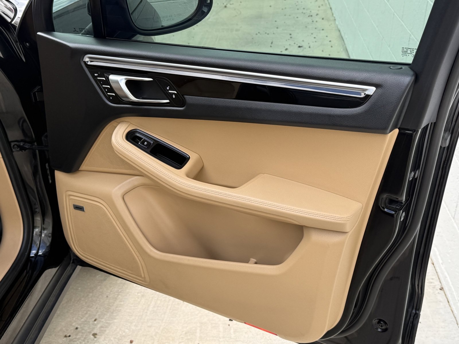 Used 2018 Porsche Macan S AWD/4WD image 32