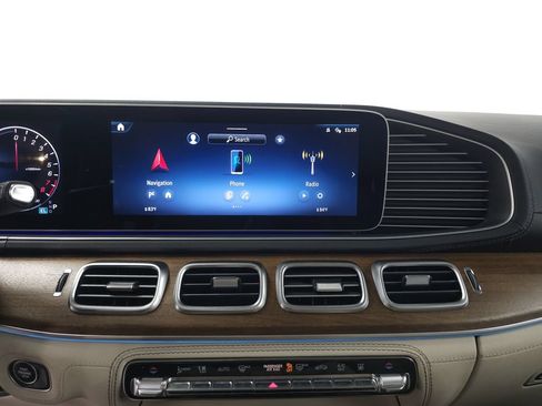 Used 2024 Mercedes-Benz GLE 450e 4MATIC w/ AMG Line Exterior image 17