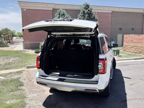Used 2022 Ford Expedition Limited AWD/4WD image 8