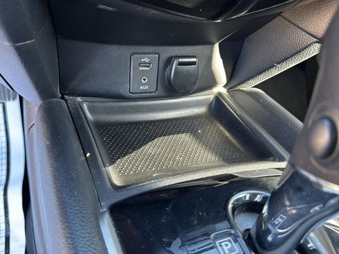 Used 2016 Nissan Rogue SV image 14