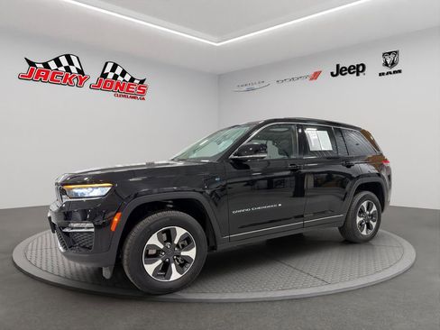 Used 2023 Jeep Grand Cherokee 4WD 4xe image 1