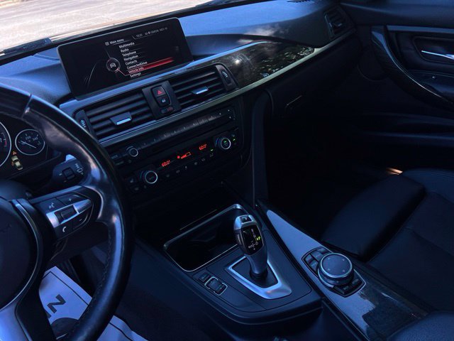 Used 2015 BMW 320i xDrive Sedan AWD/4WD image 32