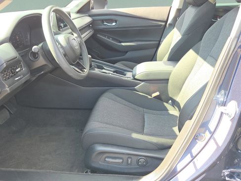 Certified 2025 Honda Accord SE image 9