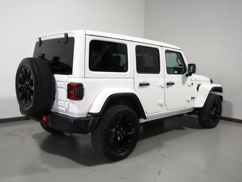 Used 2025 Jeep Wrangler Sahara 4xe w/ Safety Group AWD/4WD image 7