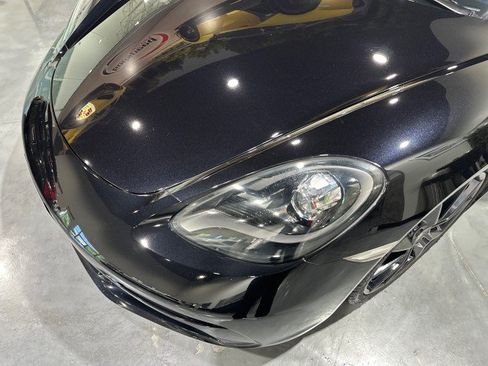 Used 2019 Porsche 718 Cayman RWD image 16