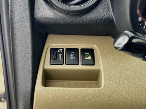 Used 2009 Toyota RAV4 Limited AWD/4WD image 11