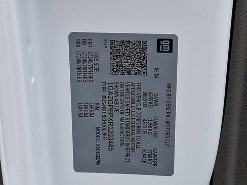 Certified 2024 Chevrolet Express 3500 LT w/ LT Preferred Equipment Group image 29