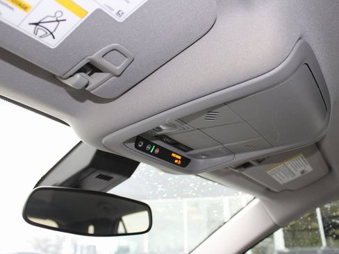 Used 2020 Chevrolet Equinox LS image 25