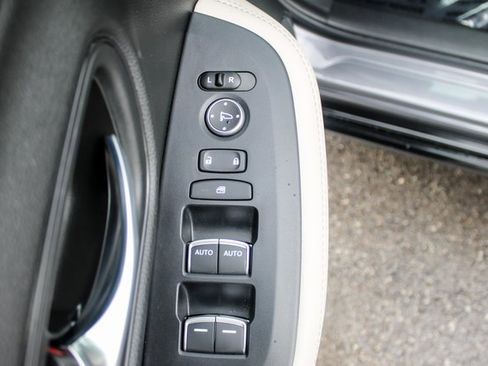 Used 2023 Honda HR-V EX-L image 11