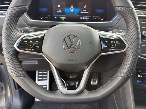 Used 2022 Volkswagen Tiguan SE R-Line image 15