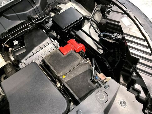 Used 2022 Nissan Pathfinder SL AWD/4WD image 30