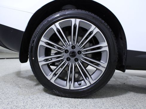 New 2026 Land Rover Range Rover Sport SE image 8