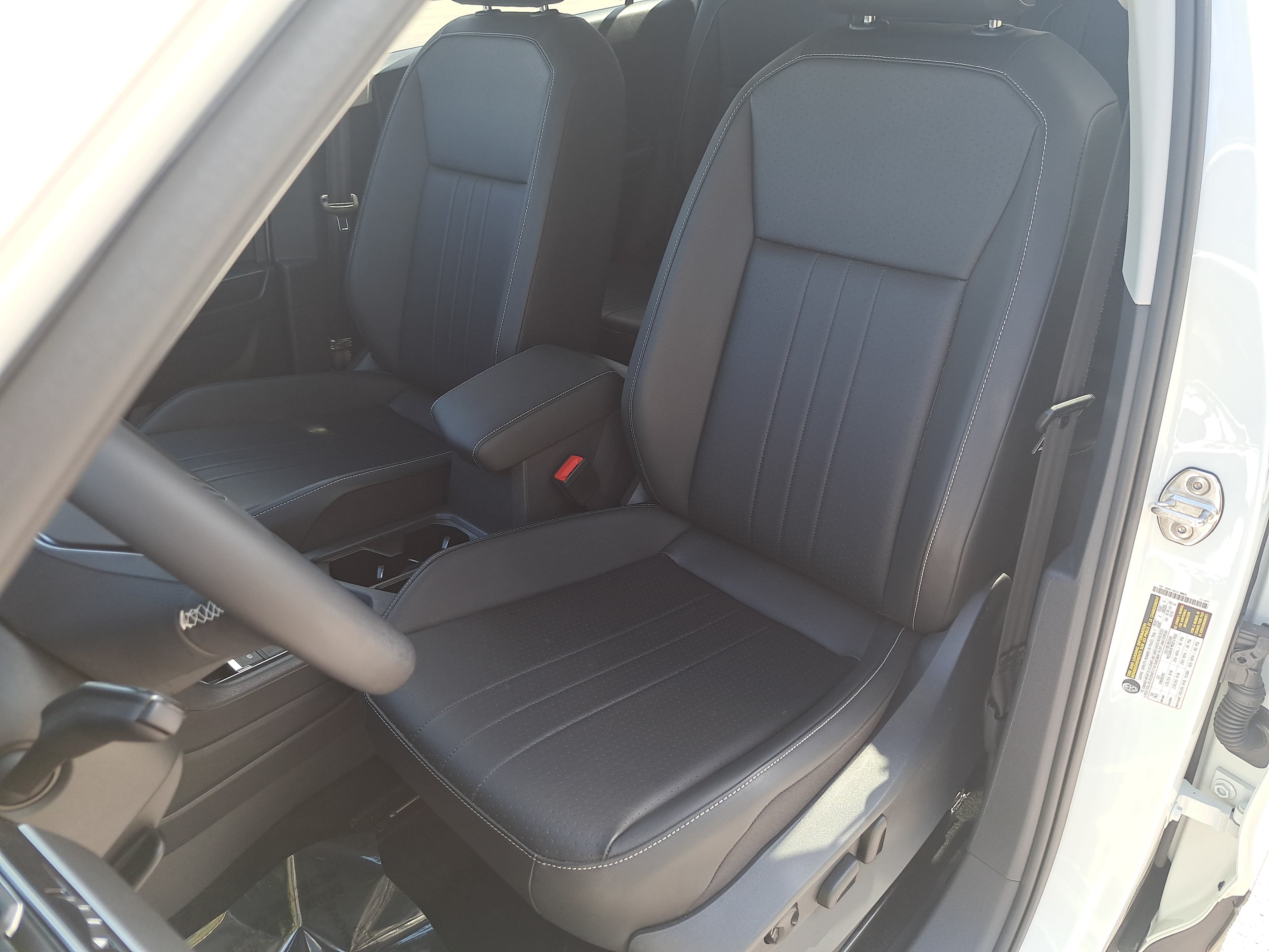 Certified 2023 Volkswagen Tiguan SE FWD image 15