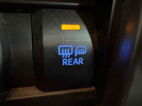 Used 2017 Toyota 4Runner SR5 Premium image 13