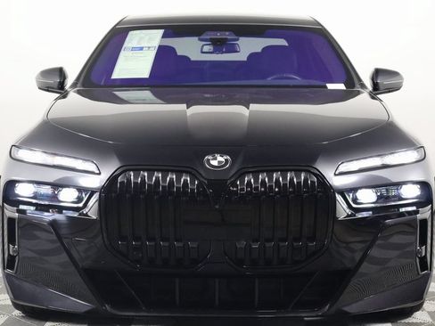 Used 2023 BMW 760i xDrive w/ Executive Package AWD/4WD image 2