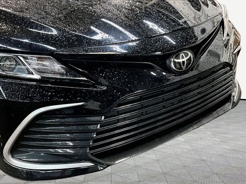 Used 2024 Toyota Camry LE FWD image 30