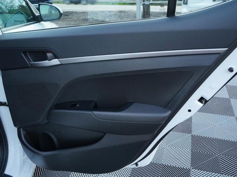 Used 2018 Hyundai Elantra SE FWD image 52
