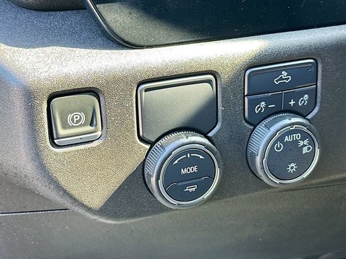 Certified 2025 Chevrolet Silverado 1500 LT RWD image 10