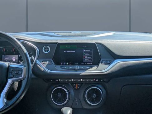 Used 2020 Chevrolet Blazer LT FWD image 19