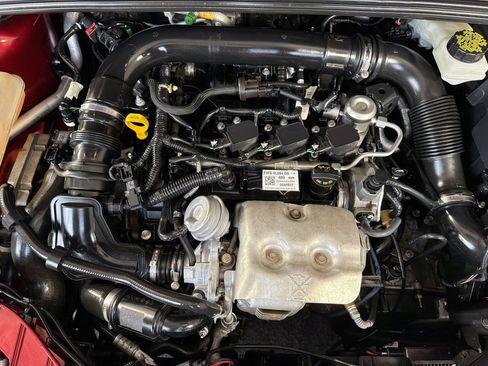 Used 2017 Ford Focus SE FWD image 38
