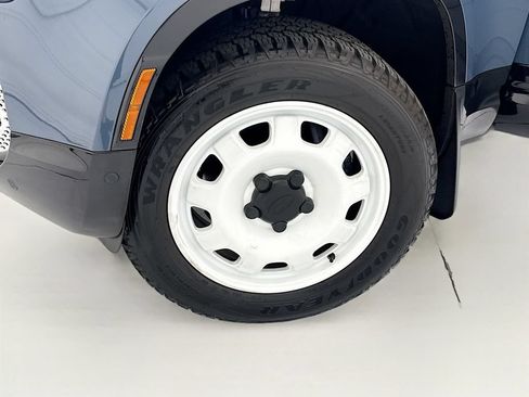 Used 2025 Land Rover Defender 110 S AWD/4WD image 29