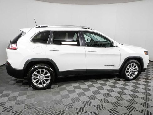 Used 2019 Jeep Cherokee Latitude w/ Popular Appearance Group FWD image 2